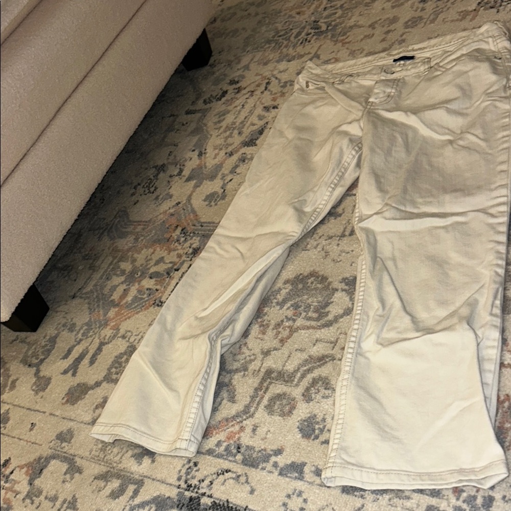 Tommy Bahama capri Jeans size 8